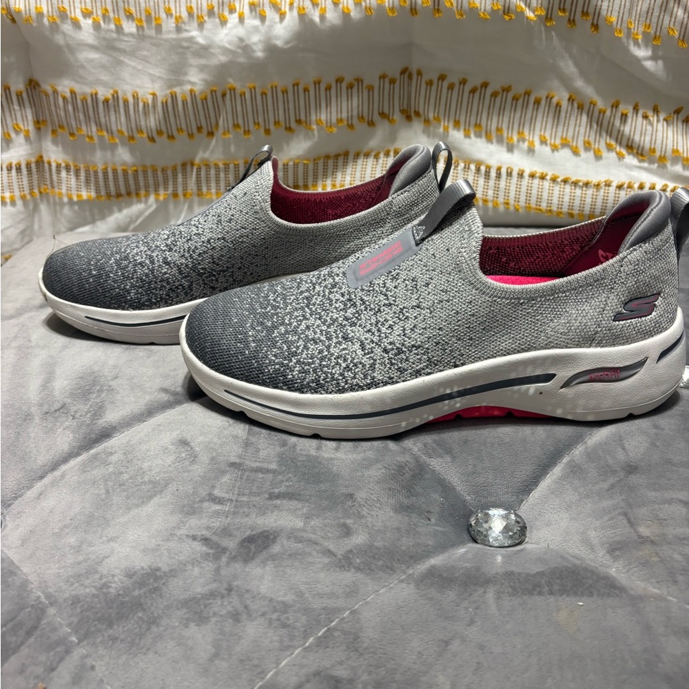 Skechers Women's Gray and Pink Slip-On Sneakers